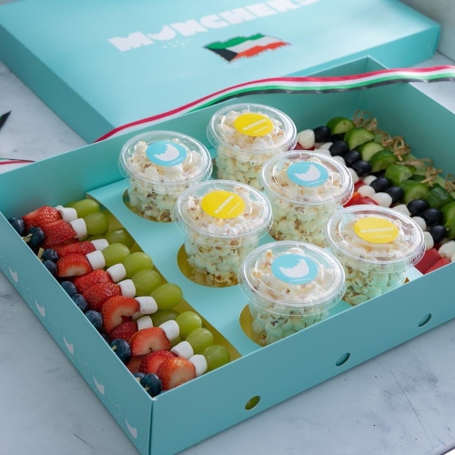 Kuwait Flag Fruits & Veggies Platter