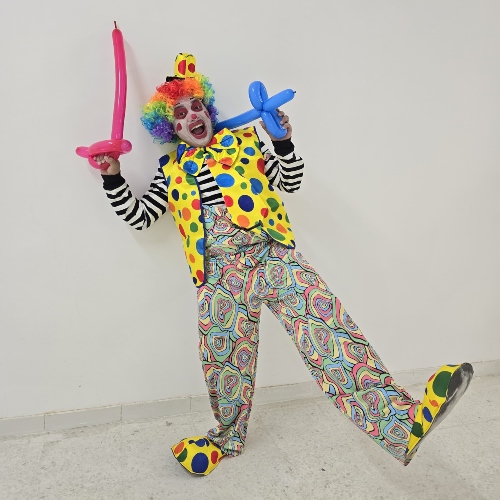 Balloon Twisting Clown