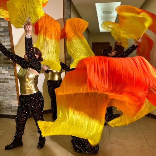 Long Fabric Fan Show