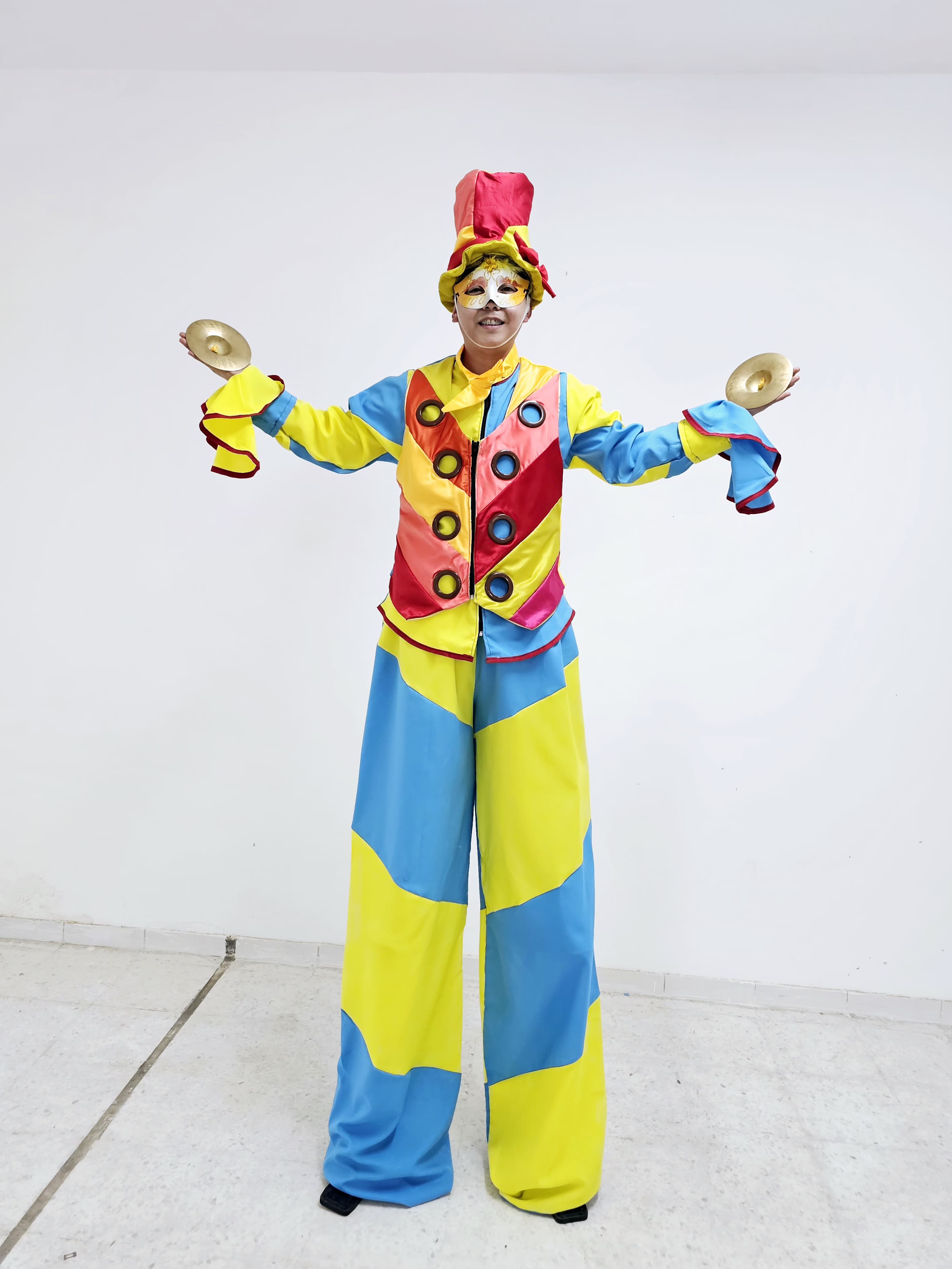 Cymbals Stilt Walker