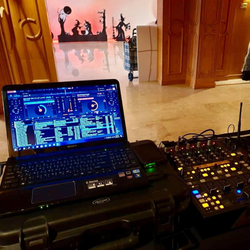 DJ With Sound System - Kids Party
