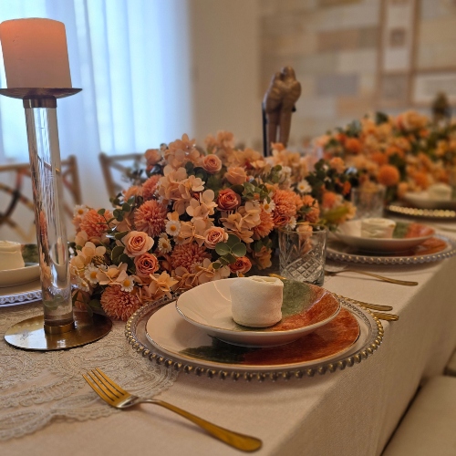 Elegant Peach Bloom Table Setup