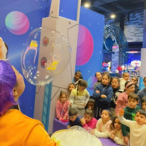 Rumi K-Pop Bubble Show