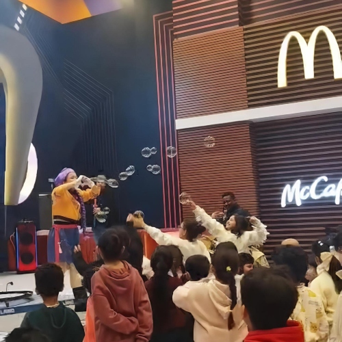 Rumi K-Pop Bubble Show