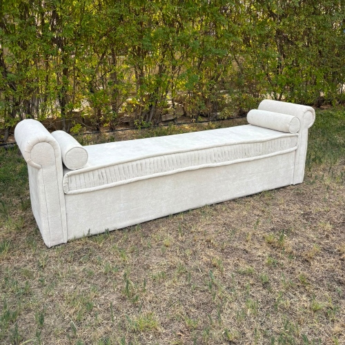 Classic Roll-Arm Lounge ( Kosha )