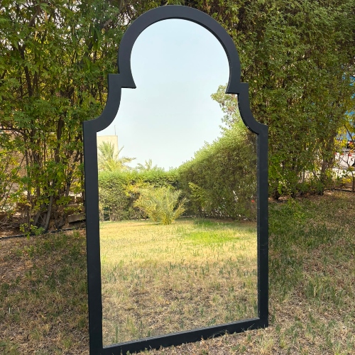 Arch Black Mirror
